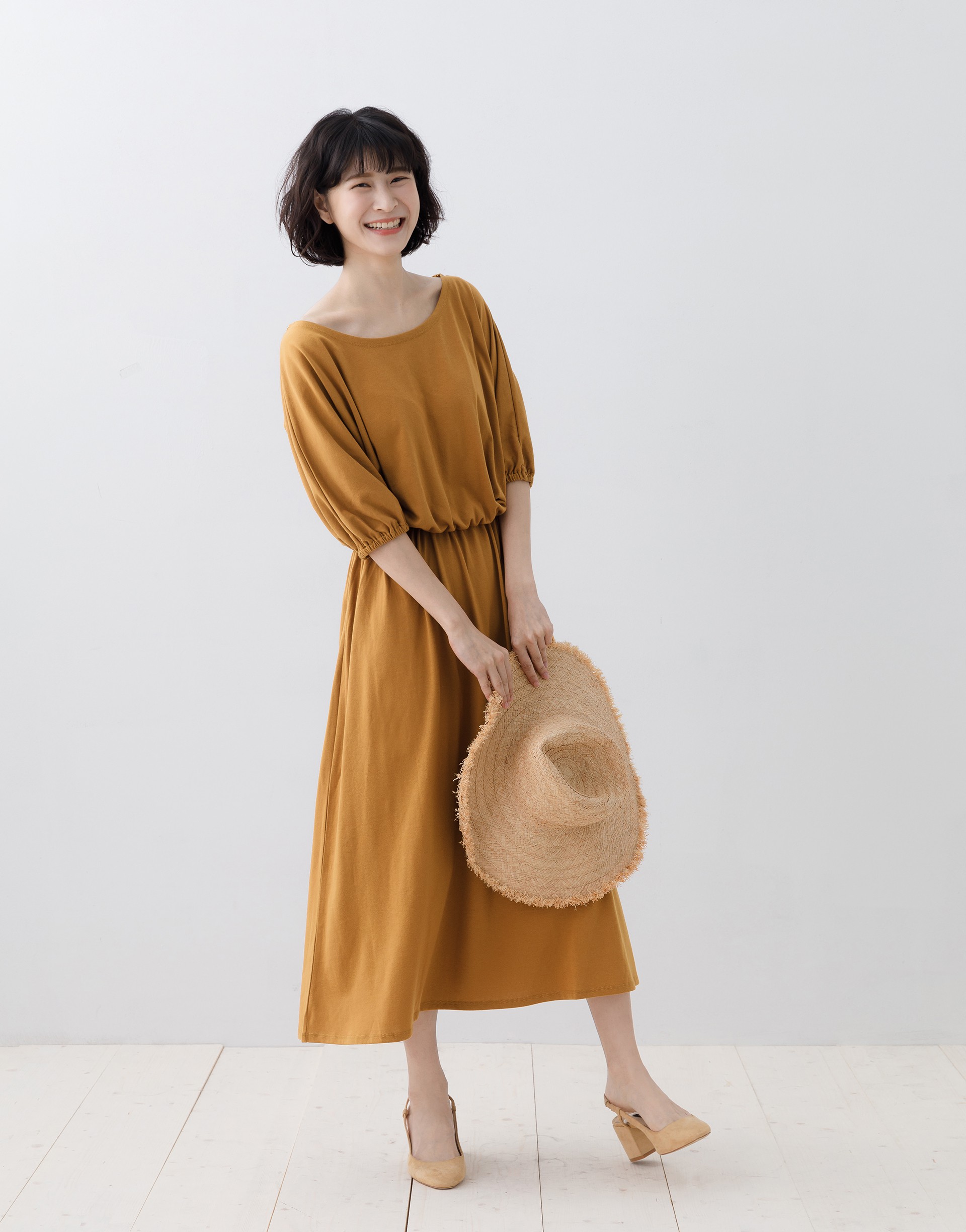 彈性：適中 五分袖設計、鬆緊腰設計、柔軟舒適面料