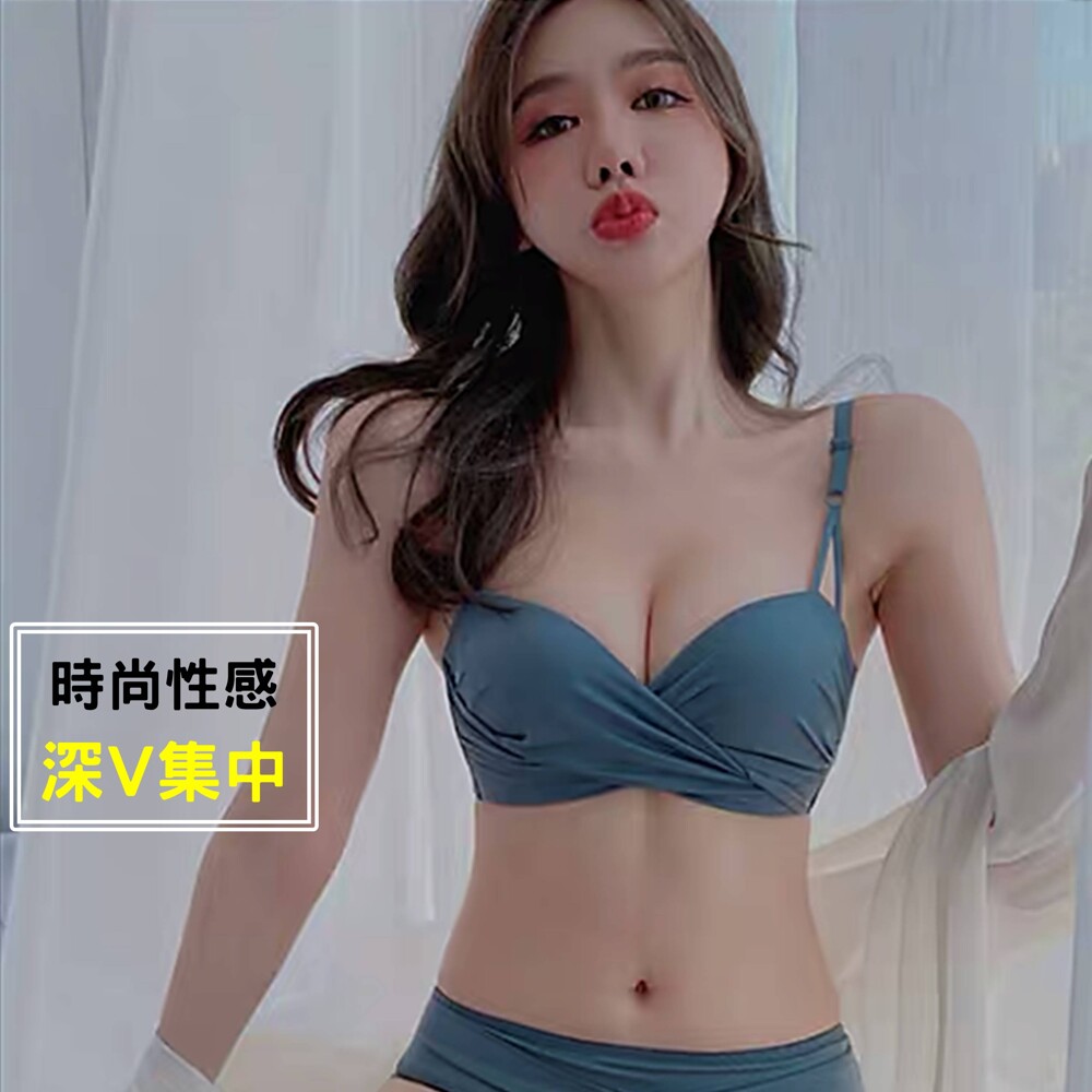 仿泳衣設計絲滑無痕光面交叉扭結杯 舒適輕盈透氣孔呼吸蜂巢杯不悶熱 獨特的交叉扭結設計顯得胸部豐滿挺拔 前面雙肩帶拉提設計穿著更加集中 對於小胸的仙女們真的太友好啦 胸型飽滿穿衣服才能更顯身體線條 柔軟