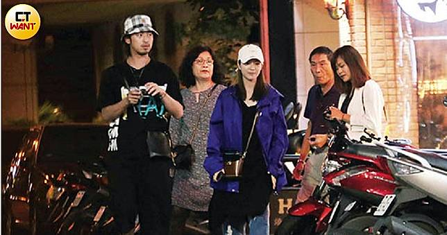 【七年沒癢1】直擊！陳柏霖夜揪庭萱逞肉慾　阿母背後靈相隨