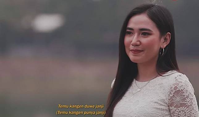 Siap Grak Dara Ayu Galau Nyanyi Lagu Dangdut Jawa Timur Yang Lagi Hits