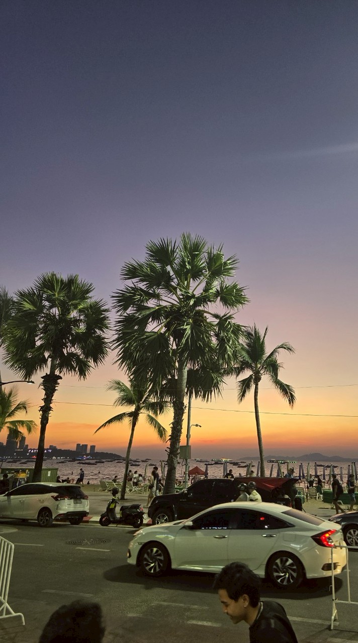 งานหนักไม่เคยบ่น (บ่นในแชทแทน)