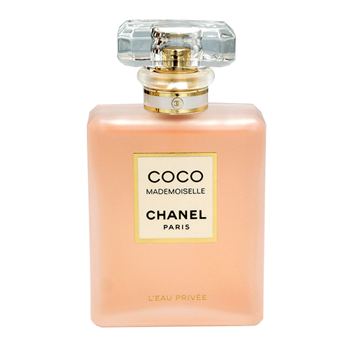 CHANEL 香奈兒摩登COCO 秘密時光女性淡香精香水的佩戴方式是在睡前塗抹在皮膚上或睡袍上，可以做為睡前的香氛，典雅而清淡，儀式感會讓生活更有滋味跟質感。