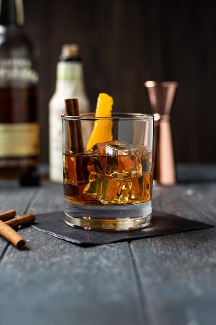 最受歡迎「經典調酒」TOP 10，莫西多、馬丁尼……每款都是酒吧人氣王！ 