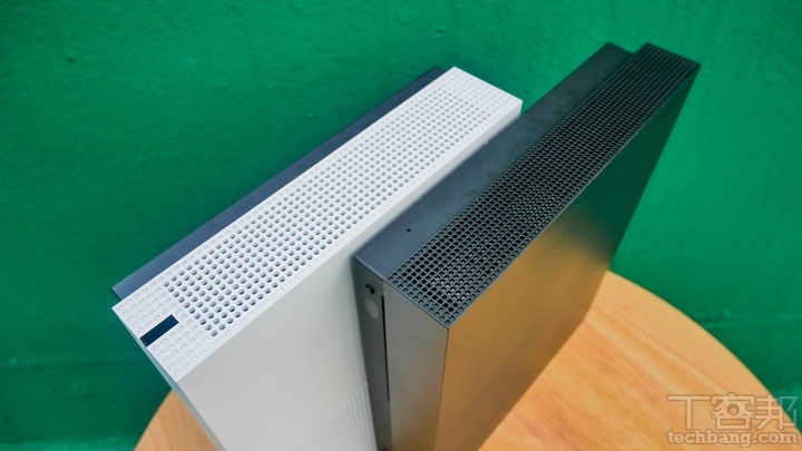 Xbox One X 評測：高階硬體讀取快速、4K HDR 遊戲畫面爽度十足