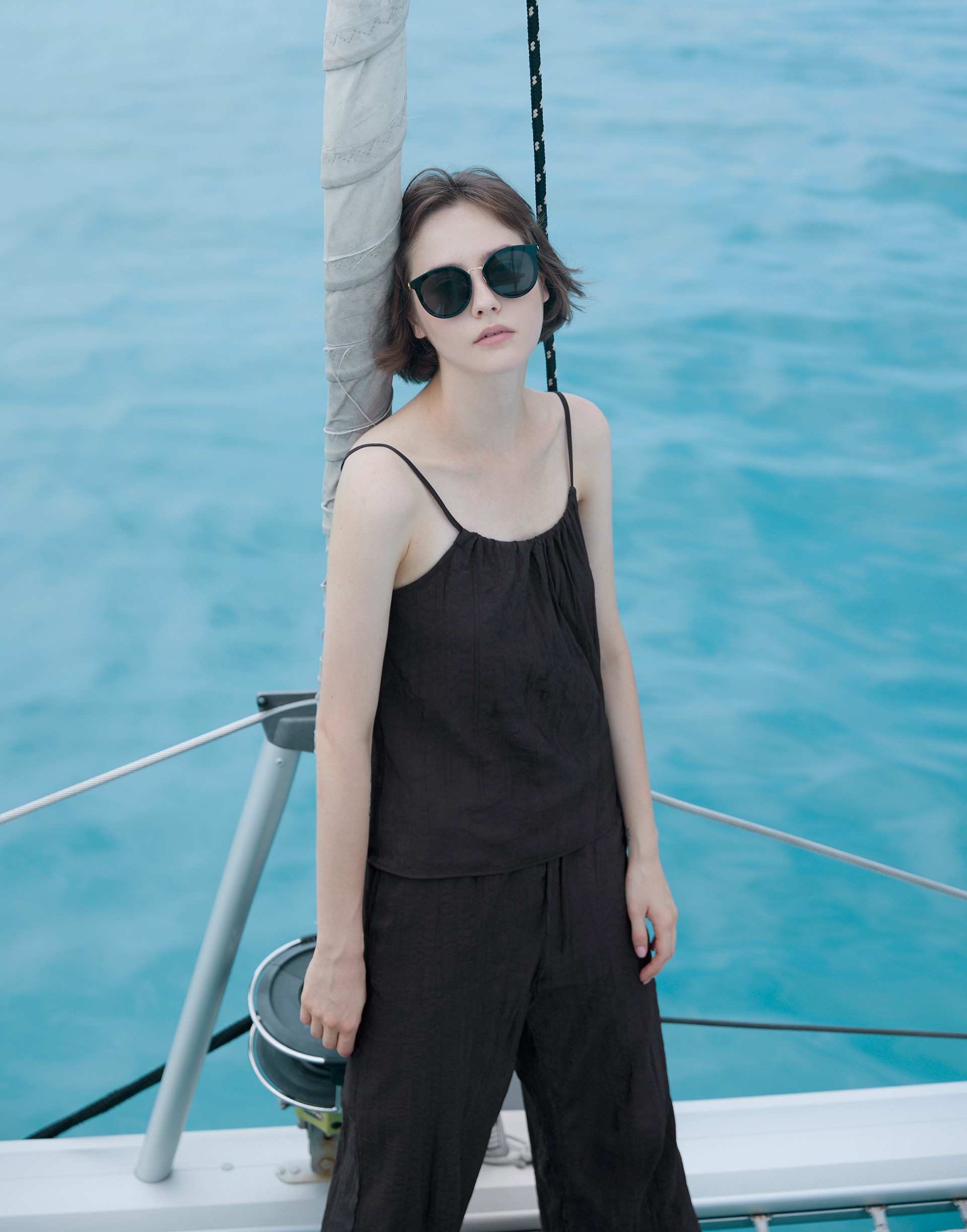 微光澤皺皺細肩背心-女-Genquo