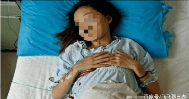 省錢買化妝品！小資女餐餐便宜外賣　「大便全黑」醫一看GG了