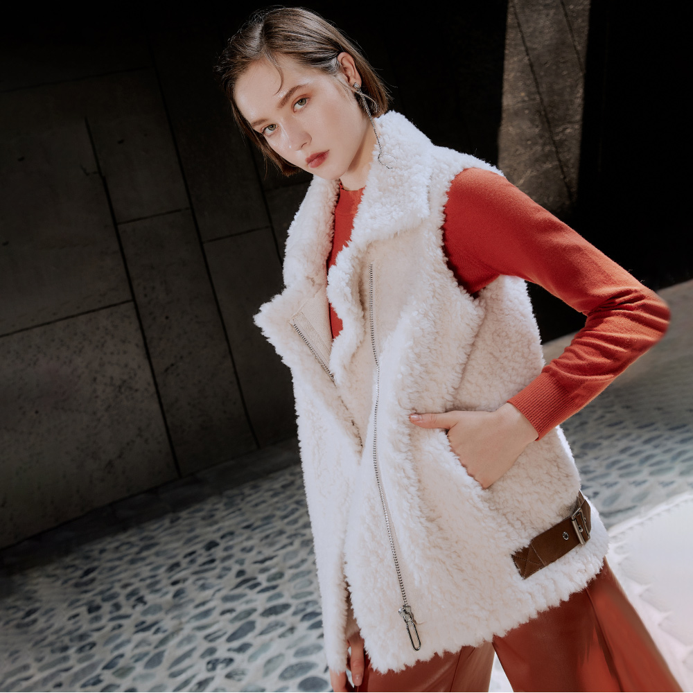 訂單為現貨寄出,提供15日內退換貨服務商品貨號:16045004model資訊:s號、高178cm、胸82cm、腰60cm、臀89cm