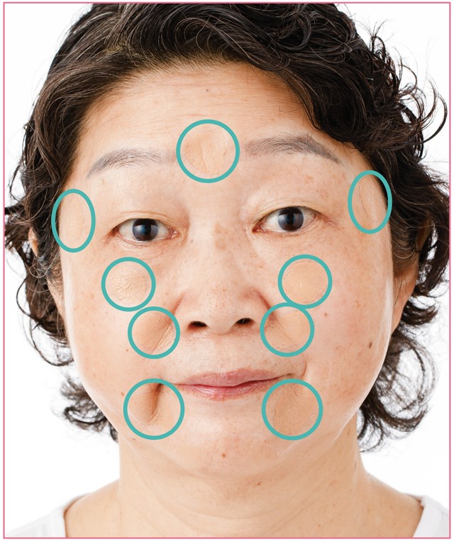 両手塗りがポイント 60歳からの ファンデーション の塗り方 シニア専門のプロが教えるメイク術