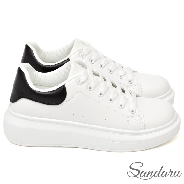 ✦７月振興券大放送✦揪閨蜜買最划算～買越多折越多❤️小編劃重點→數量有限！先領再折！１。滿５９９折５０元２。滿９９９折１００元※店長加碼加關注在享神秘折扣一年四季都實穿的小白鞋，線條設計簡化複雜曲線街