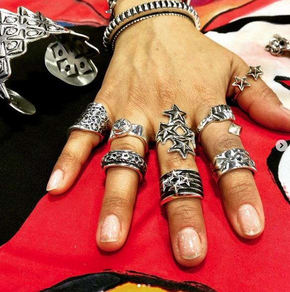 星星是CODY SANDERSON的標記。