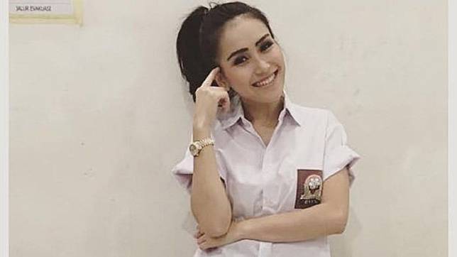 Fans ATT Ungkap Fakta Baru Mengenai Kabar Keluarnya Ayu Ting Ting dari Pesbukers, Beneran Cabut?