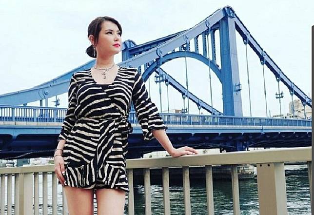 Maria ozawa mengucapkan selamat ramadhan