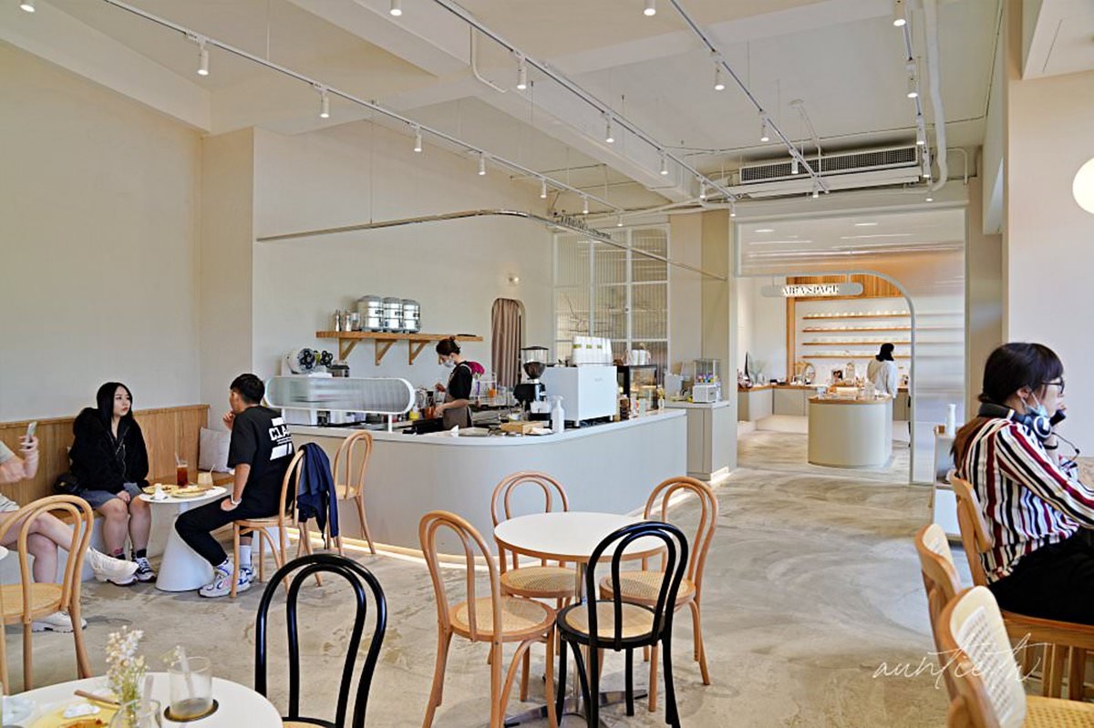 占地20萬坪稱霸台中！「中央公園」６大IG夯點免費拍爆，順路吃３美食