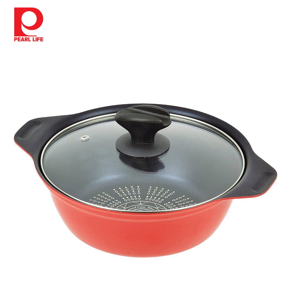 ．藍鑽不沾塗層，經久耐用．材質硬度高，耐刮磨效果優異．蓋頭凹槽設計，可置放湯勺筷子．清潔容易，不易殘留味道．適用於電磁爐等各式火源