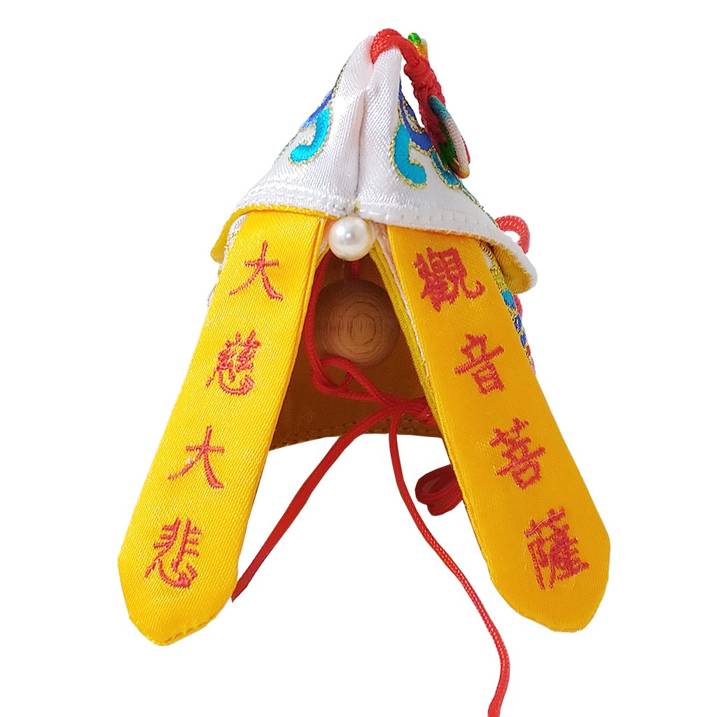 ＊產品特色精緻手工刺繡工藝，將傳統神明桌布或神明衣服刺繡工藝，延伸運用到文創小神衣，將神明加持過的香爐香包，視同神明隨身護佑般，用迷你小神衣保護起來，加上，施華洛世奇水晶珍珠，畫龍點睛，增加神衣時尚感