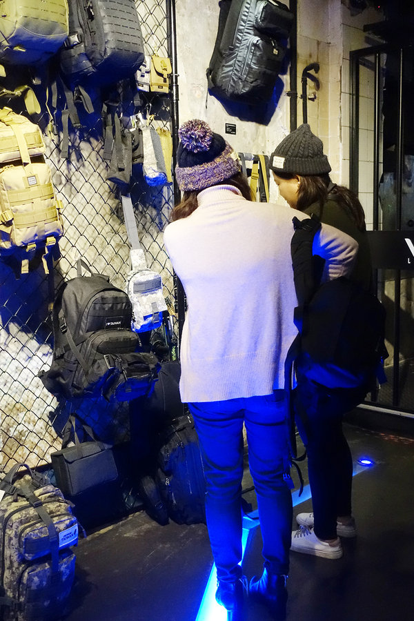  bagrun防水背包，bagrun台北西門町VAR LIVE旗艦店開幕，貝格朗都會玩家軍事風格後背包，好用多功能後背包，機能後背包推薦，貝格朗機能後背包