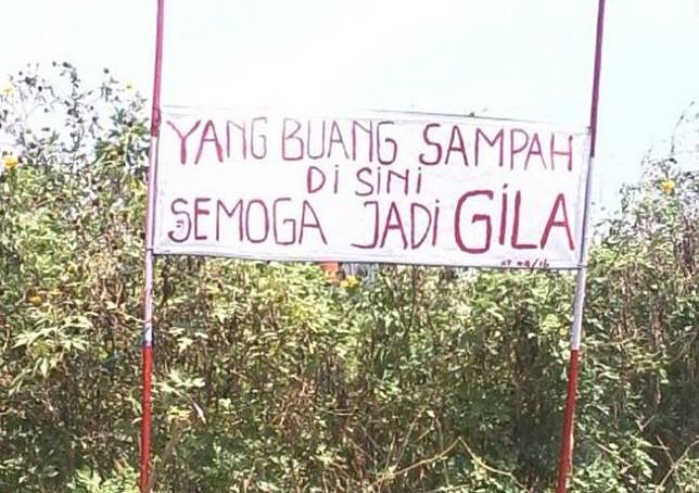 10 Peringatan Buang Sampah Sembarangan Ini Menohok Banget