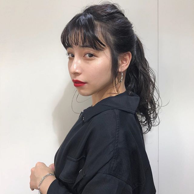 垢抜けるコツがここに 黒髪ロング 最旬ヘアカタログからアレンジまで大特集 Mine