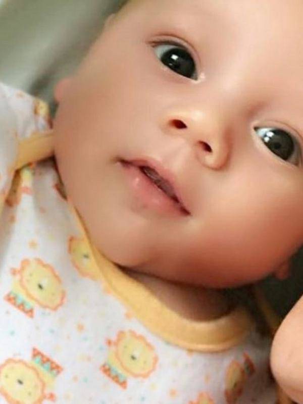 Foto Bayi Laki Laki Tampan Baru Lahir - Renunganku