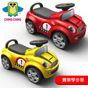 賽車學步，起步迅速 訓練寶寶平衡協調能力 增進手部肌肉運動 方向盤有音樂播放按鍵，內建音樂 座椅下方有置物盒功能可供孩童放玩具 使用雙腳滑行，訓練腿部肌肉發展