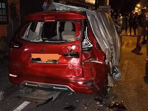 Pelajar Terobos Lampu  Merah Tabrak Mobil  di Jogja 