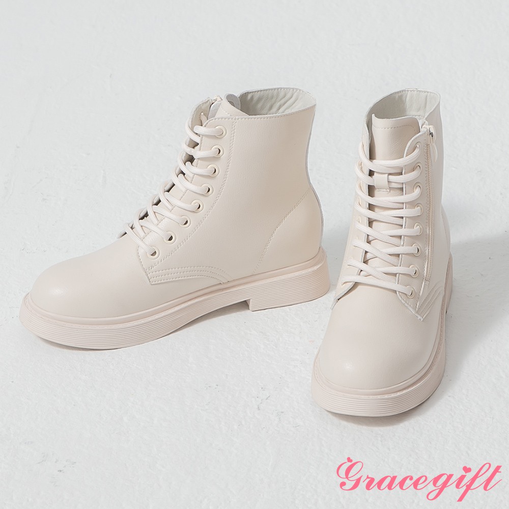 韓國時尚知名網紅x當地專業攝影團隊【K.Lady】品牌首次跨海合作全新系列嚴選流行兼具質感韓系風格平價鞋款│柔軟細緻皮革打造│綁帶造型打造隨興感│秋冬必備帥氣軍靴款│內側拉鍊設計，方便穿脫│2.5cm