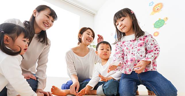 5 Manfaat Memiliki Teman Sebaya Bagi Seorang Ibu, Ternyata Besar Ma!