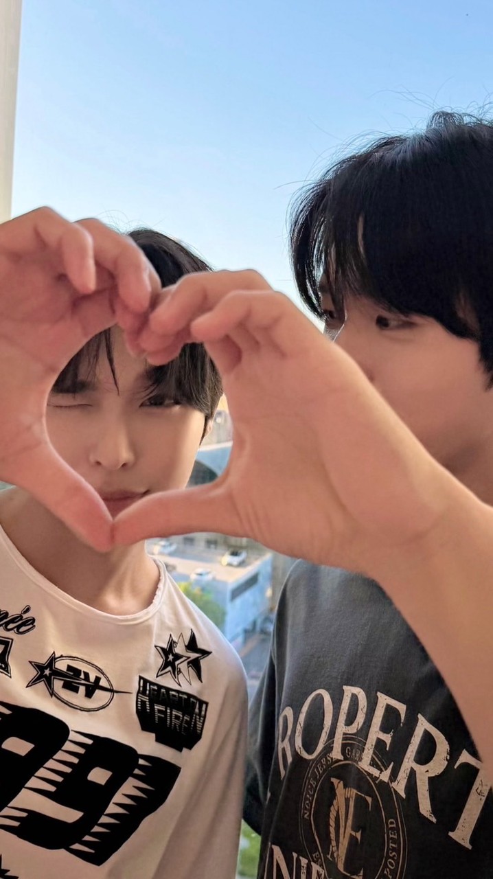 สุขใดเล่าจะเท่ามาฟินแจริ ♡
