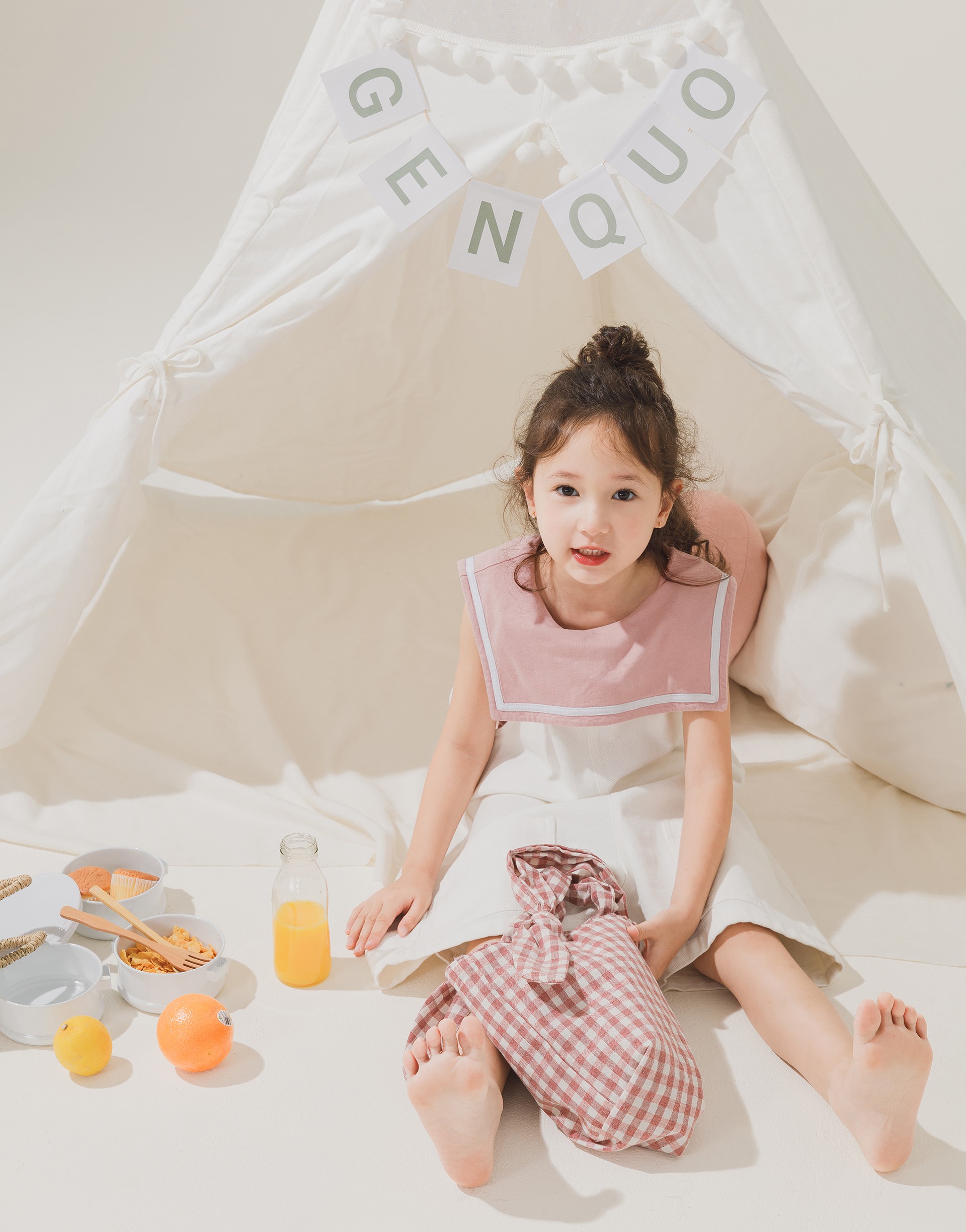 彈性：適中 柔軟棉質面料、水手服門襟設計