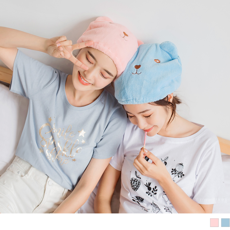 可愛的熊熊登場囉~ 洗完頭髮很自然的就可以套在頭上 不僅輕巧又方便而且具有快乾性 熊熊無辜的表情讓妳頭上帶來歡樂 增添生活上的樂趣也甜美可人 是一款要帶回家的時尚單品喔 ***************