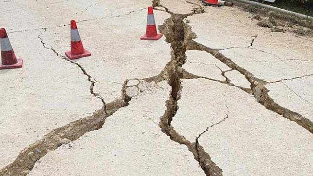 Bmkg Aktivitas Gempa Pacitan Dan Selatan Jawa Meningkat Tempo Co Line Today