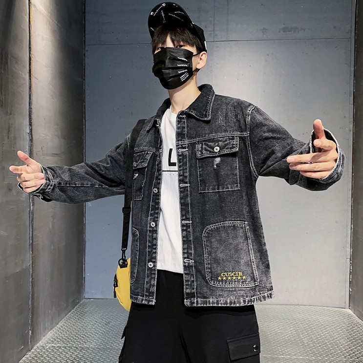 顏色 : 黑色 尺寸 : S / M / L / XL/XXL((最後一張圖片有尺寸表，為了不讓外套口袋那邊變的垮垮的 所以在賣出去之前都先縫住 ，客人買回去後用剪刀劃開那縫線即可 ))#買到賺到 #