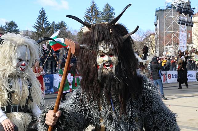Colorful, noisy carnival kicks off in Pernik, Bulgaria | XINHUA | LINE ...