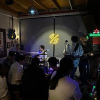 4/5 Home Bar & Music Community