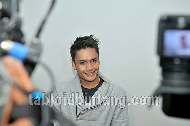 Move On dari Michella Putri, Randy Pangalila Pamer Foto Bareng Pacar Bule