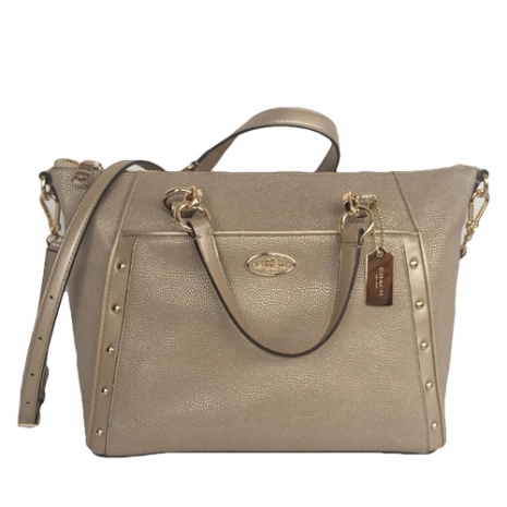 COACH來自美國深受喜愛的時尚流行品牌