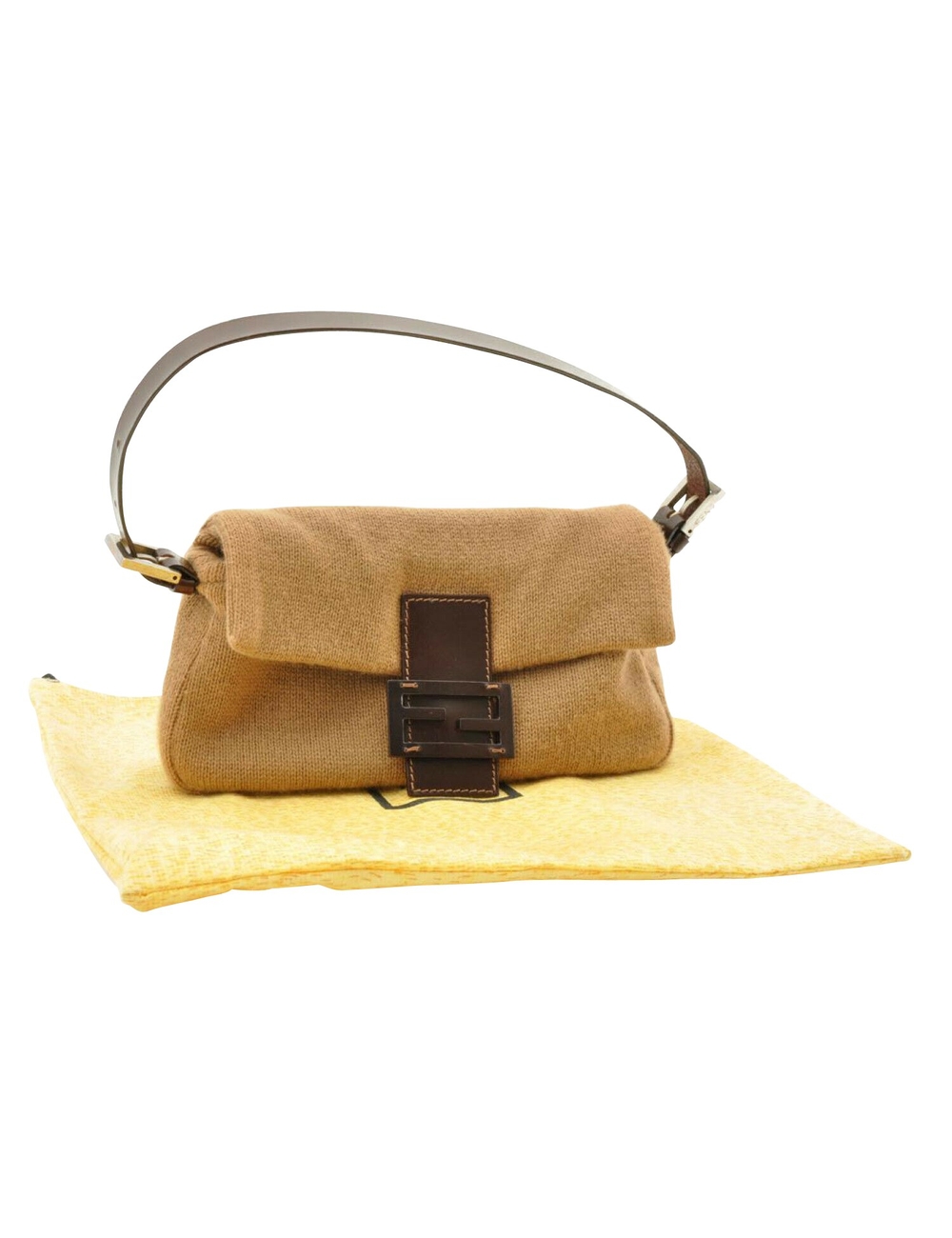 姓名：Fendi Mamma Baguette 品牌：芬迪 品牌型號：Mamma Baguette 尺寸：W26 x H14 x D4cm 措施：意大利 分類：包 子類別：護肩 條件：B 材質：合成 