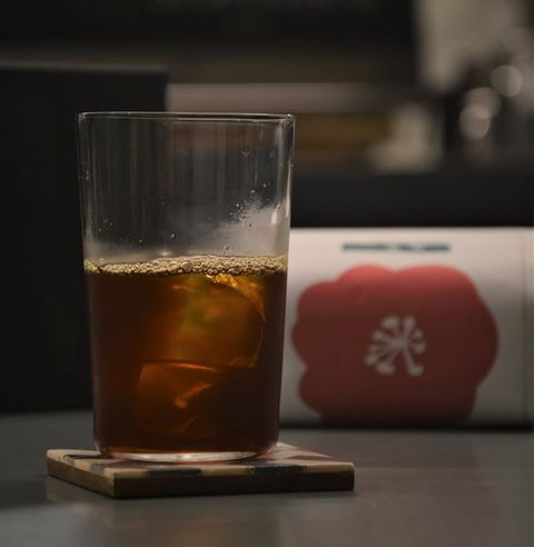 Drink, Alcoholic beverage, Sazerac, Old fashioned glass, Lager, Distilled beverage, Liqueur, Pint, Pint glass, Alcohol, 