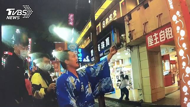 日男西門町違規熱唱　不聽警勸反飆髒話