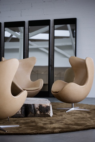 蛋椅Egg Chair、丹麥建築師Arne Jacobson