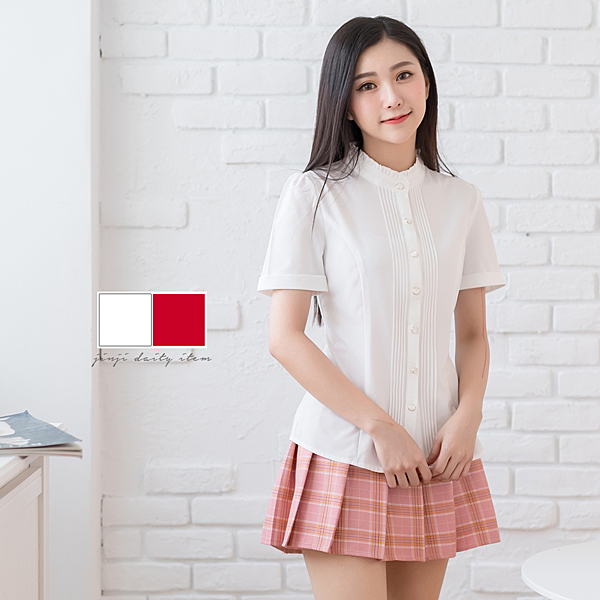 領口一圈小花邊，高雅又時尚喔^^