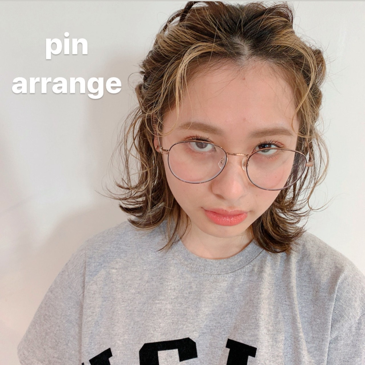 前髪アップアレンジが夏らしい