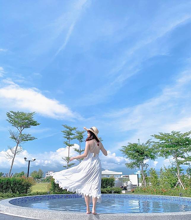 ▲在藍天下拍出美照！來度過悠閒美好的假期吧！（圖/IG @kiwi81831）