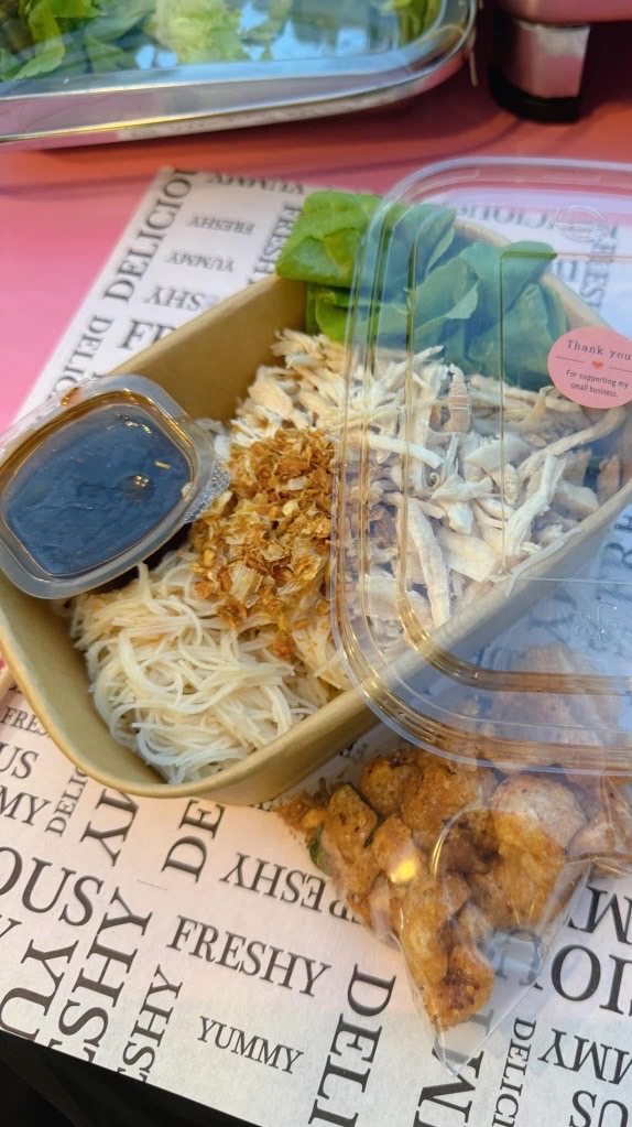 ร้าน หมี่คลุกไก่ฉีก