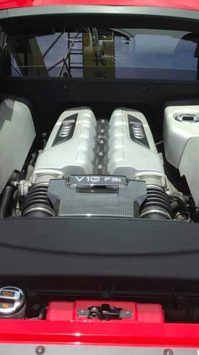 R8 阿爸 Taiwan 台灣 社群