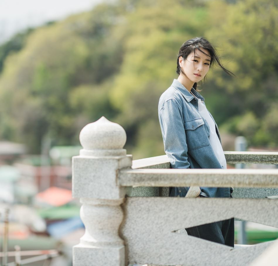 《雖然是精神病但沒關係》徐睿知造型解析：文英的華麗衣裳，是她的保護色！