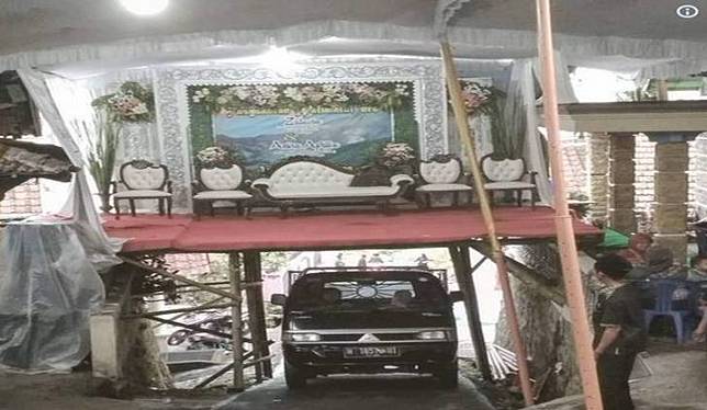 Unggahan @giewahyudi terkait pelaminan melayang via Twitter