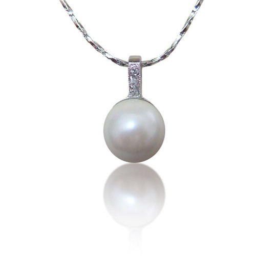 ◆小樂 榮譽記事~ 95年中天電視獨家專訪 台北縣市結婚珠寶設計 網路珍珠項鍊銷售總冠軍 網路珍珠熱銷店家最推薦 名設計師小樂專屬量身訂作 首創全系列珠寶二年保固服務 ★南洋深海貝珍珠是在純淨無污染的