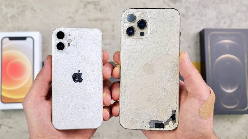 Iphone 12 Mini 與iphone 12 Pro Max 摔落測試 Mini 即便機身變小 堅固性依舊不錯 Line購物