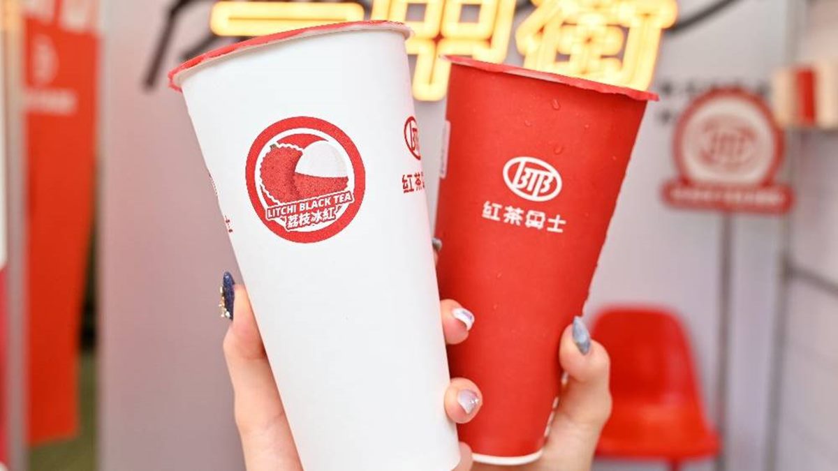 台中人喝過都說讚！10家「最強手搖飲」：1000cc整桶水果茶、開門就排爆